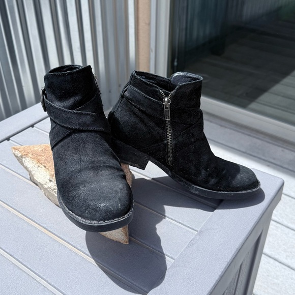 Born Black Ankle Boots Distressed Biker Straps buckle 7M - Picture 1 of 11